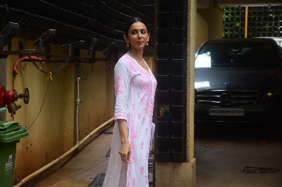 Mumbai: Rakul Preet Singh spotted at bandra On Sunday, 13 June,2021. (Photo: Sanjay Tiwari)