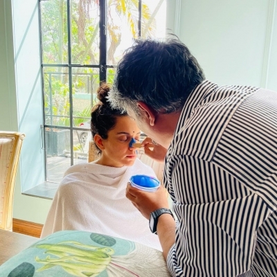 Kangana undergoes body scan for Indira Gandhi Kangana undergoes body scan for Indira Gandhi