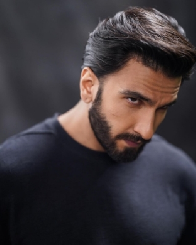 Deepika engages in PDA for Ranveer on social media.(photo:Instagram)