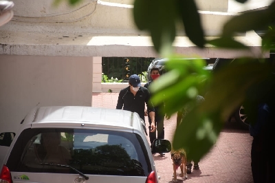 Mumbai: Sidharth Malhotra Spotted at Bandra on Tuesday June 22, 2021.(Photo: Sanjay Tiwari/IANS)