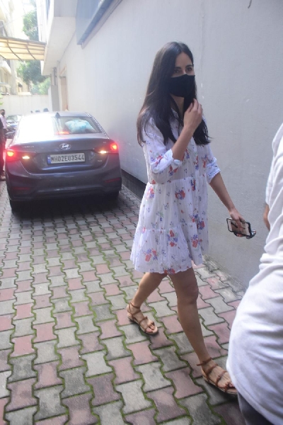 Mumbai: Katrina Kaif and Arjun Kapoor Spotted Outside Vishesh Film Office at Khar on Saturday July 03, 2021.(Photo: Sanjay Tiwari/IANS)