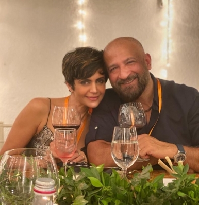 Mandira Bedi shares photos with husband Raj Kaushal.(photo:instagram) Mandira Bedi shares photos with husband Raj Kaushal.(photo:instagram)