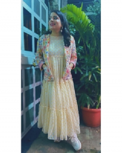 Mallika Dua back on set after being in hospital Mallika Dua back on set after being in hospital