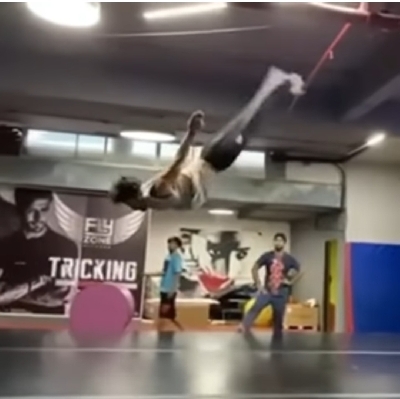 Tiger shroff inspires in his Monday fitness video