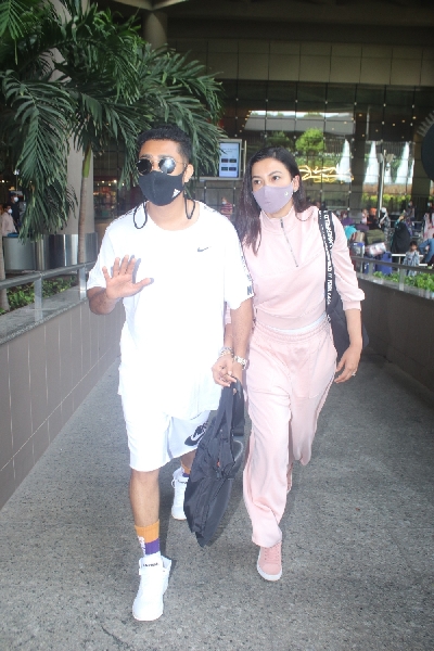 Mumbai: Gauhar Khan and zaid darbar spotted at airport arrival on Thursday July 15, 2021.(Photo: Sanjay Tiwari/IANS)