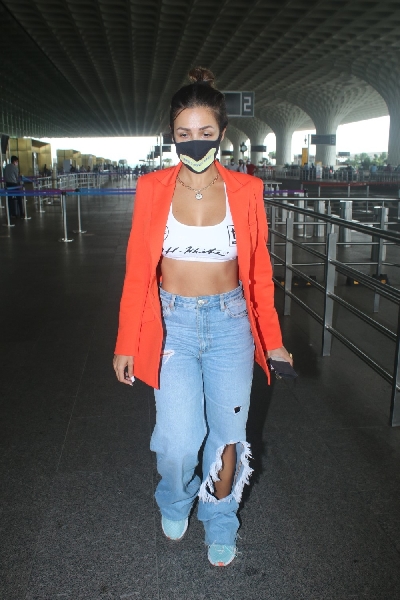 Mumbai: Malaika Arora Spotted At Airport Departure on friday July 30, 2021.(Photo: Sanjay Tiwari/IANS)