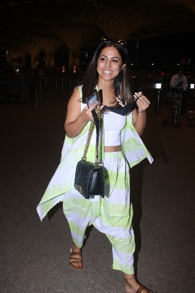 Mumbai: Hina Khan spotted at airport departure on Saturday July 31, 2021.(Photo: Sanjay Tiwari/IANS)