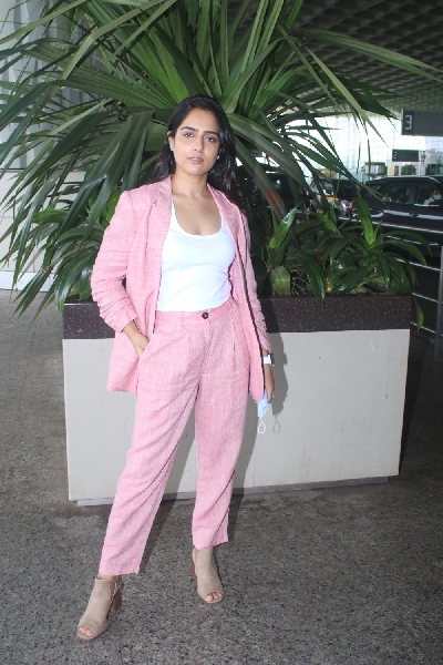 Mumbai: Malvika Malhotra spotted at airport departure on Monday August 02, 2021.(Photo: Sanjay Tiwari/IANS)
