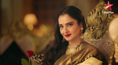 Rekha looks ageless in Ghum Hai Kisikey Pyaar Meiin