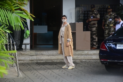 Mumbai: Deepika Padukone spotted Kalina airport on saturday August 07, 2021.(Photo: Sanjay Tiwari/IANS)