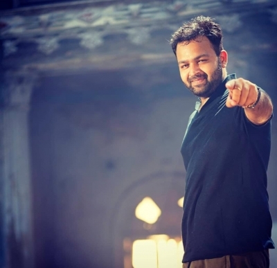 Kaushal Kishore: Patriotic songs can pull us out of any difficult situation. Kaushal Kishore: Patriotic songs can pull us out of any difficult situation.