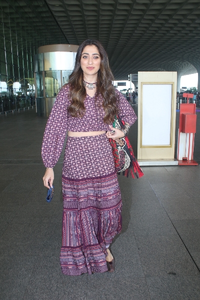 Actress Laxmi Rai Spotted At Airport In Mumbai Departure – Gallery