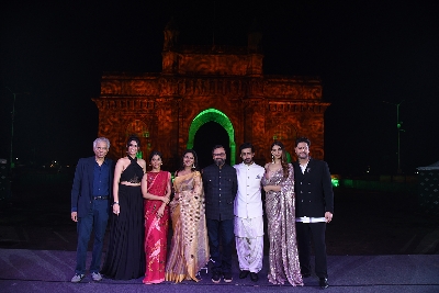 Director Nikkhil Advani with the cast of Mumbai Diaries 26_11