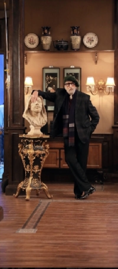 IANS Review: Engrossing thriller uplifted by Big B