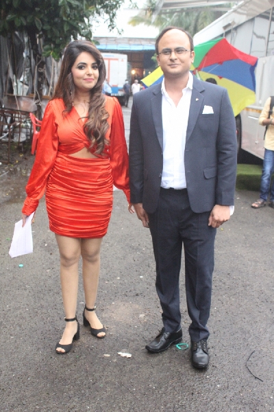 Mumbai: Zee Comedy Show's set for a photo-op with special guests Raveena Tandon and Mallika Sherawat on Monday, August 30, 2021.(Photo: Sanjay Tiwari/IANS)