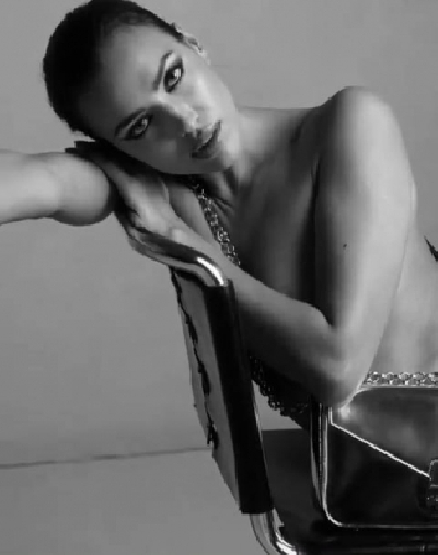 Supermodel Irina Shayk has ditched her clothes and bared it all for a new campaign of a fashion brand. The 33-year-old model went nude in a new campaign to promote Calvin Klein handbags.
