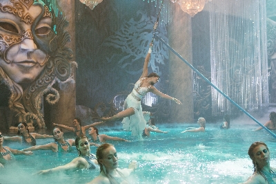 Actress Vaani Kapoor sustained several bruises while she was shooting for the song "Ghungroo" from the upcoming film "War".