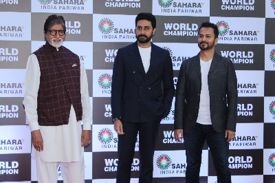 Mumbai: Actors Amitabh Bachchan and Abhishek Bachchan at PV Sindhu's felicitation ceremony organised by Sahara Group in Mumbai on Sep 8, 2019. (Photo: IANS)