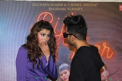 Mumbai: Actress Urvashi Rautela and singer Tony Kakkar at the launch of their song "Bijli Ki Taar" in Mumbai on Sep 16, 2019. (Photo: IANS)