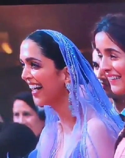 "Mama, we’re going to London," said actor Ranveer Singh about getting his wax statue at Madame Tussauds. Ranveer made the announcement while receiving an award at IIFA 2019 here on Wednesday.