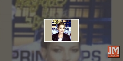 Supermodel Kate Moss flaunts her toned legs