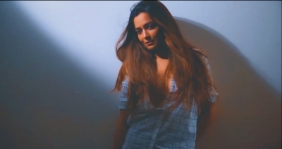 Actress Samikssha Batnagar has lent her voice to a cover version of 