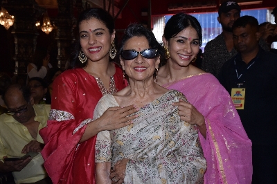 Mumbai: Actresses Kajol and Tanishaa Mukerji with thier mother Tanuja at a Durga Puja pandal in Juhu Mumbai on Oct 4, 2019. (Photo: IANS)
