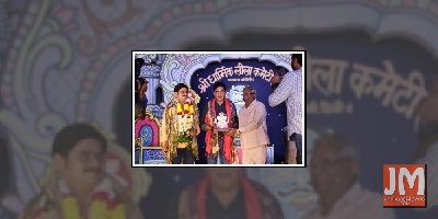 Bhumi attends Dusshera in Delhi as Ramlila fever grips celebs