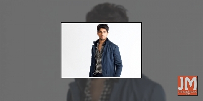 Sidharth Malhotra tries cooking prawn during social distancing (Lead)