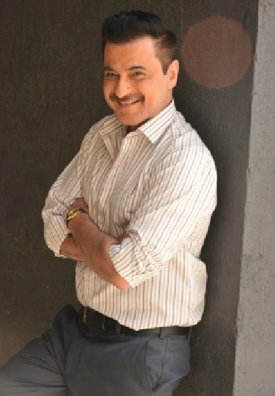 Aamir Khan, Deepika Padukone, Hrithik Roshan, Varun Dhawan, John Abraham, Vidya Balan and Anil Kapoor were some of the Bollywood actors who were photographed exercising their right to vote on October 21. But actor Sanjay Kapoor was left disappointed as he couldn