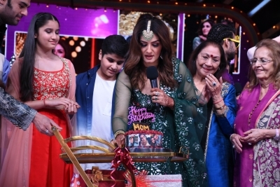 Bollywood actress was all emotional when her family turned out on the set of a dance reality show she judges, to celebrate her birthday. She said this is her 