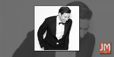 John Krasinki's virtual surprise for newly-wed couple