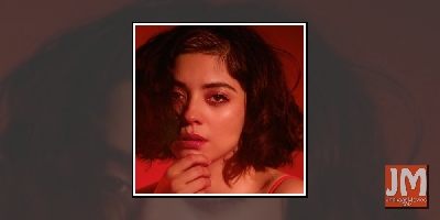 Chilean singer exposes breasts at Latin Grammys