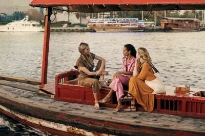 Gwyneth Paltrow, Kate Hudson and Zoe Saldana.