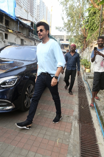 Mumbai: Actor Anil Kapoor at the funeral of Shaukat Azmi - veteran actress, wife of renowned Late Urdu poet and lyricist Kaifi Azmi and mother of actress Shabana Azmi - in Mumbai on Nov 23, 2019. (Photo: IANS)