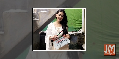 Sara greets Salman with 'aadaab', Internet is loving it