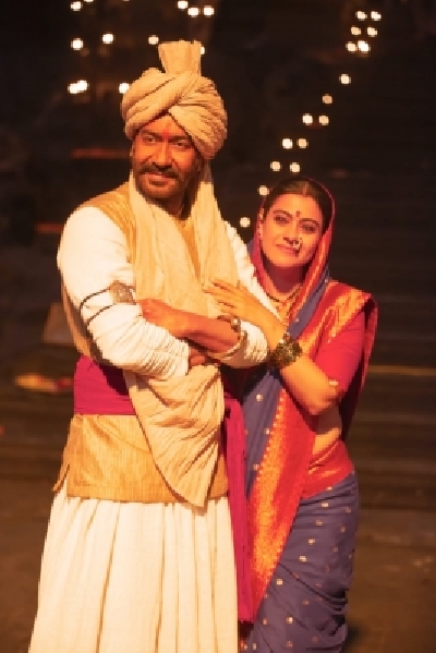 Actors Ajay Devgan and Kajol. Actors Ajay Devgan and Kajol.
