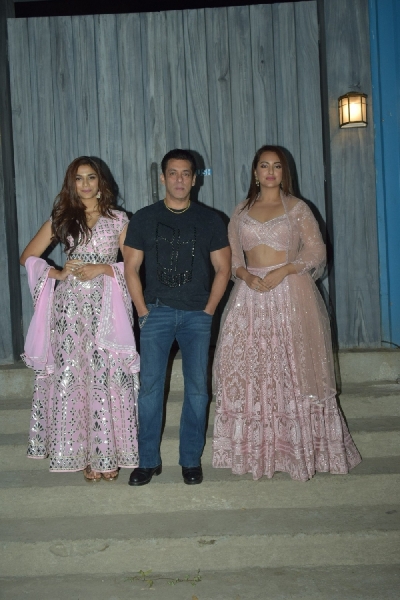 Mumbai: Actors Salman Khan, Saiee Manjrekar and Sonakshi Sinha at the promotions of upcoming film "Dabangg 3" in Mumbai on Dec 6, 2019. (Photo: IANS)