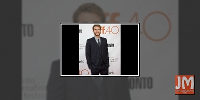 Liam Hemsworth's parents join him on his lunch date