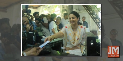 Kangana turns rail ticketseller at Mumbai station to promote film