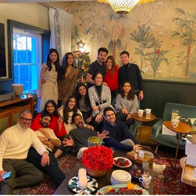 London has always been a favourite holiday destination for B-Towners. Every year, there are many celebrities who end up at in the city to spend Christmas and ring in the New Year. This year is no exception. Anil Kapoor and Shilpa Shetty are among stars who have chosen to be in London in the season of joy.