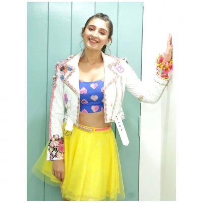 Singer Dhvani Bhanushali.